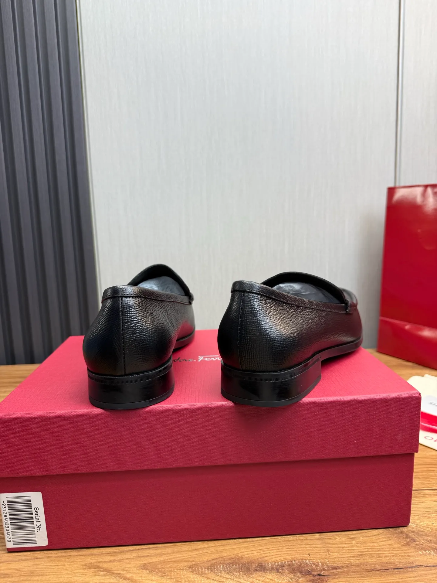Men's shoes 💰760💰 Ferragamo. [Ferragamo] Men's Loaf leather shoes, the latest hot style, 1:1 original purchase quality, top quality, imported open-edge beaded cowhide leather on the upper, hand-made three-dimensional stitching highlights the round toe design, the inner feet are made of imported cowhide, with original wear-resistant rubber outsole, matching code 39-44, (38, 45 custom-made, non-refundable)